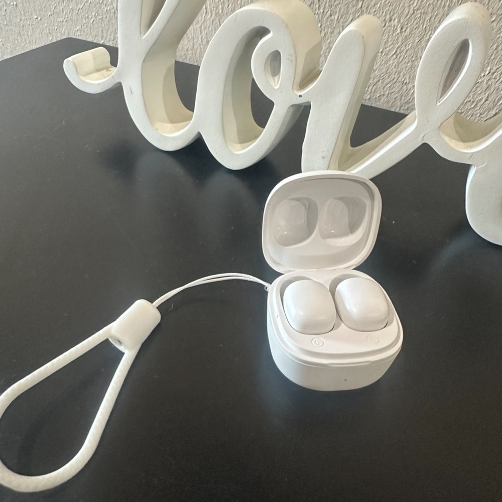 White Wireless Earbuds with Charging Case